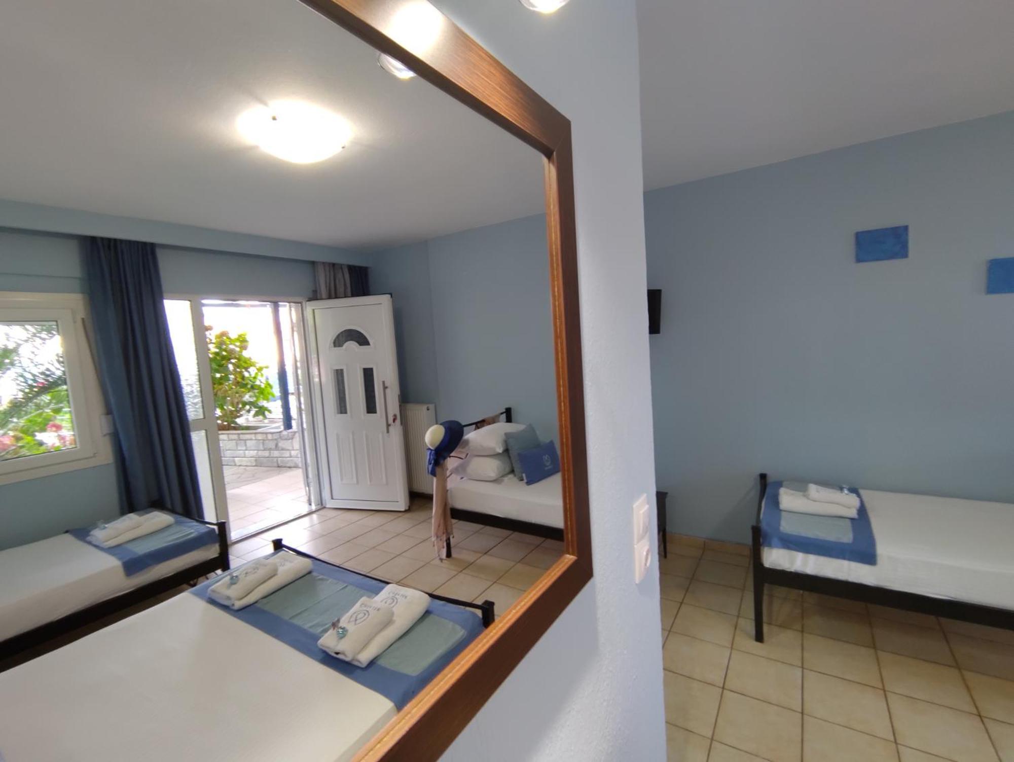 Celeste Deluxe Apartments Skala Potamia  Room photo